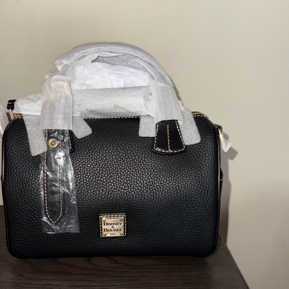 NWT Dooney& Bourke Small Kendra Bag